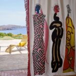 Gordijn van Pierre-Frey-stof-Beau-Monde-1-F2362001-met levensgrote figuren