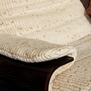 Fauteuil met de stof Elitis-moderna-breuer-ja-012-20 in de kleur Le jour glisse au sol