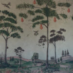 Product weergave van het Andrew Martin mythical-land-vellum behang