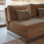 afbeelding van een bank met elitis stof moderna-hila-lr-384-20