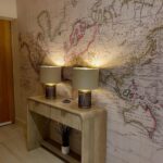 Interieurweergave van het Andrew Martin Latitude Wereldkaart behang