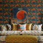 Woonkamer muur met het behang: Andrew Martin Meadow Hillside