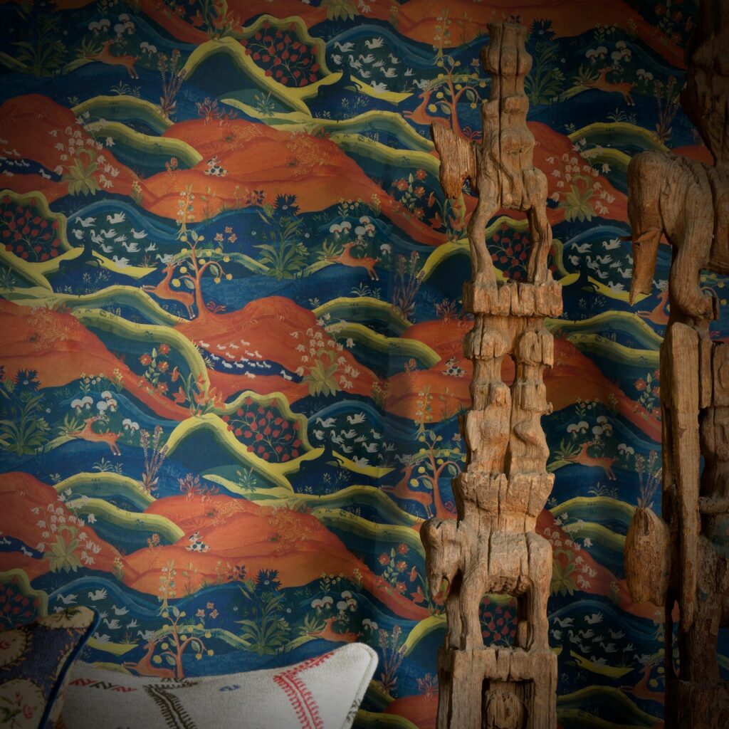 Woonkamer muur met het behang: Andrew Martin Meadow Hillside