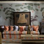 Woonkamer met op de muur het Andrew Martin Mythical Land Summer Storm behang