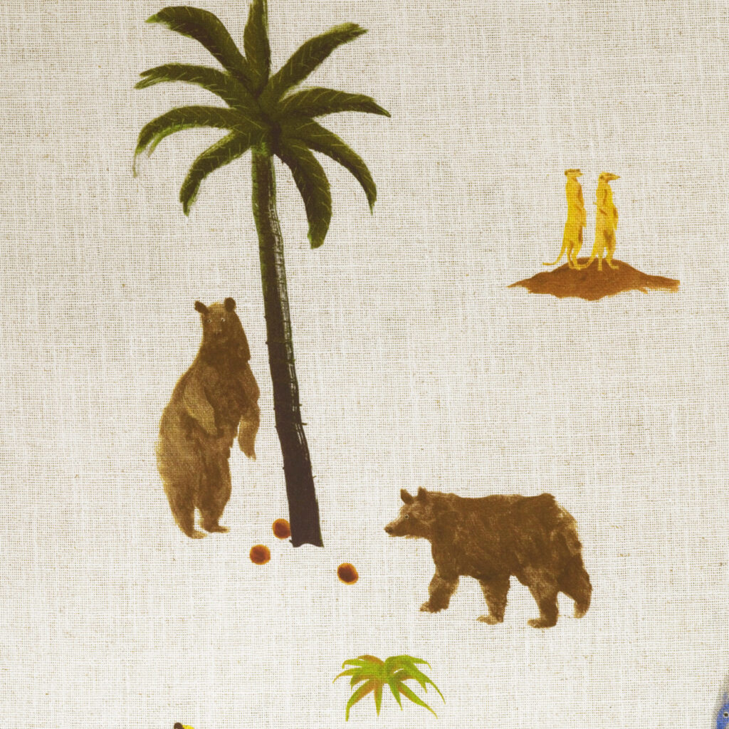 Productweergave van Andrew Martin-animalis-behang in multi-color