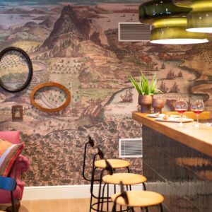 Interieur weergavee van het Andrew Martin constantinople panorama behang