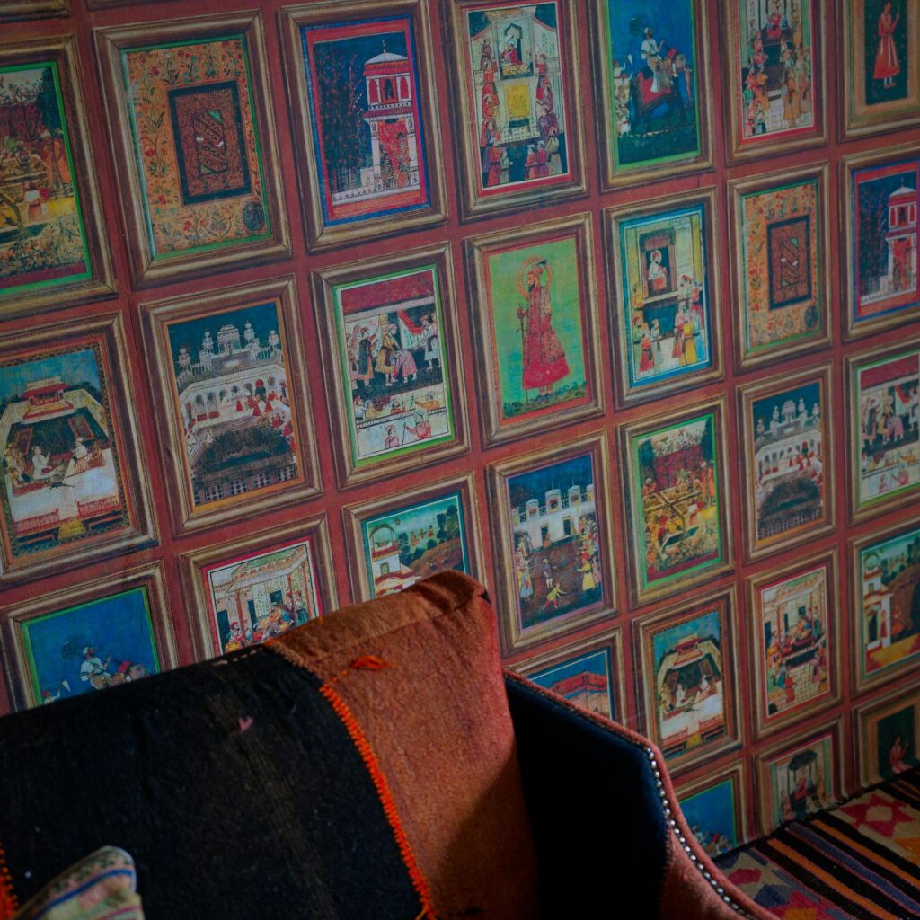 Close-up van het Andrew Martin miniatures behang