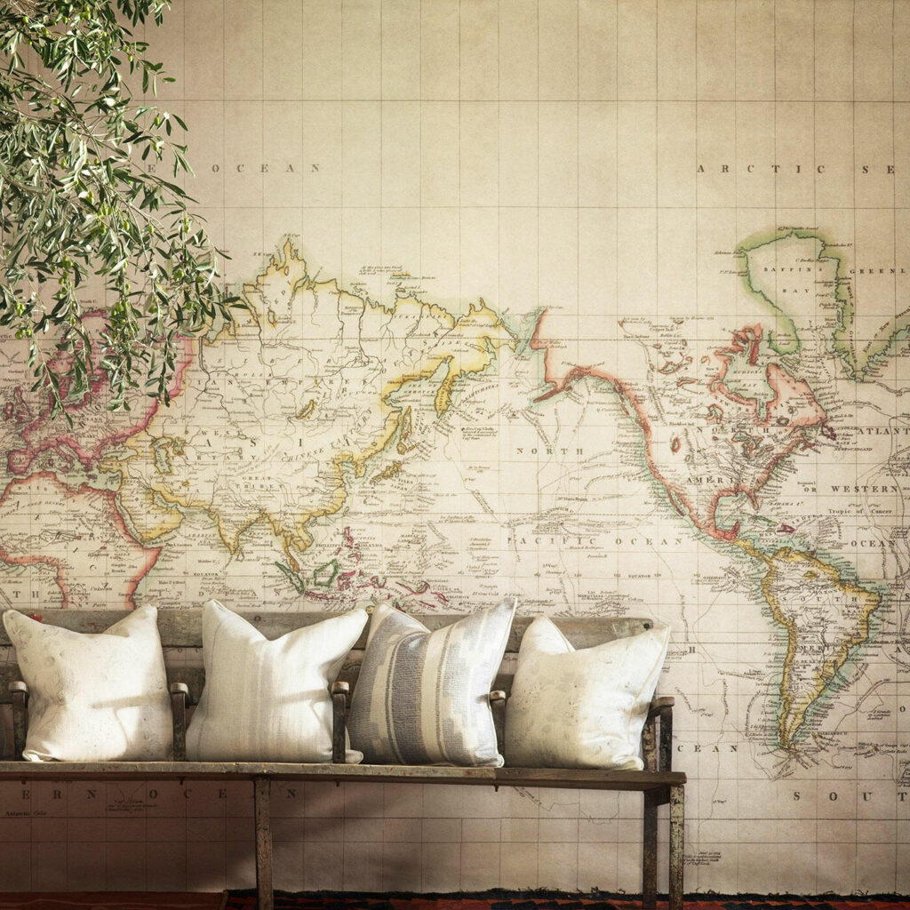 Interieurweergave van het Andrew Martin Latitude Wereldkaart behang