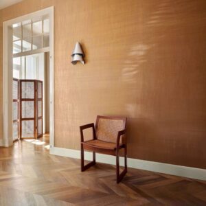 Interieur weergave van het Elitis Alliages Vega rm-613-35 koperkleurig behang