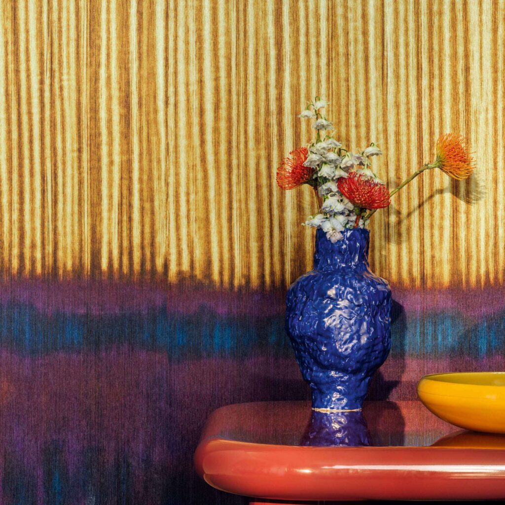 Interieur weergave van het blauw met gele Elitis - Cartagena Sanctuaire RM 1141-01 panorama behang