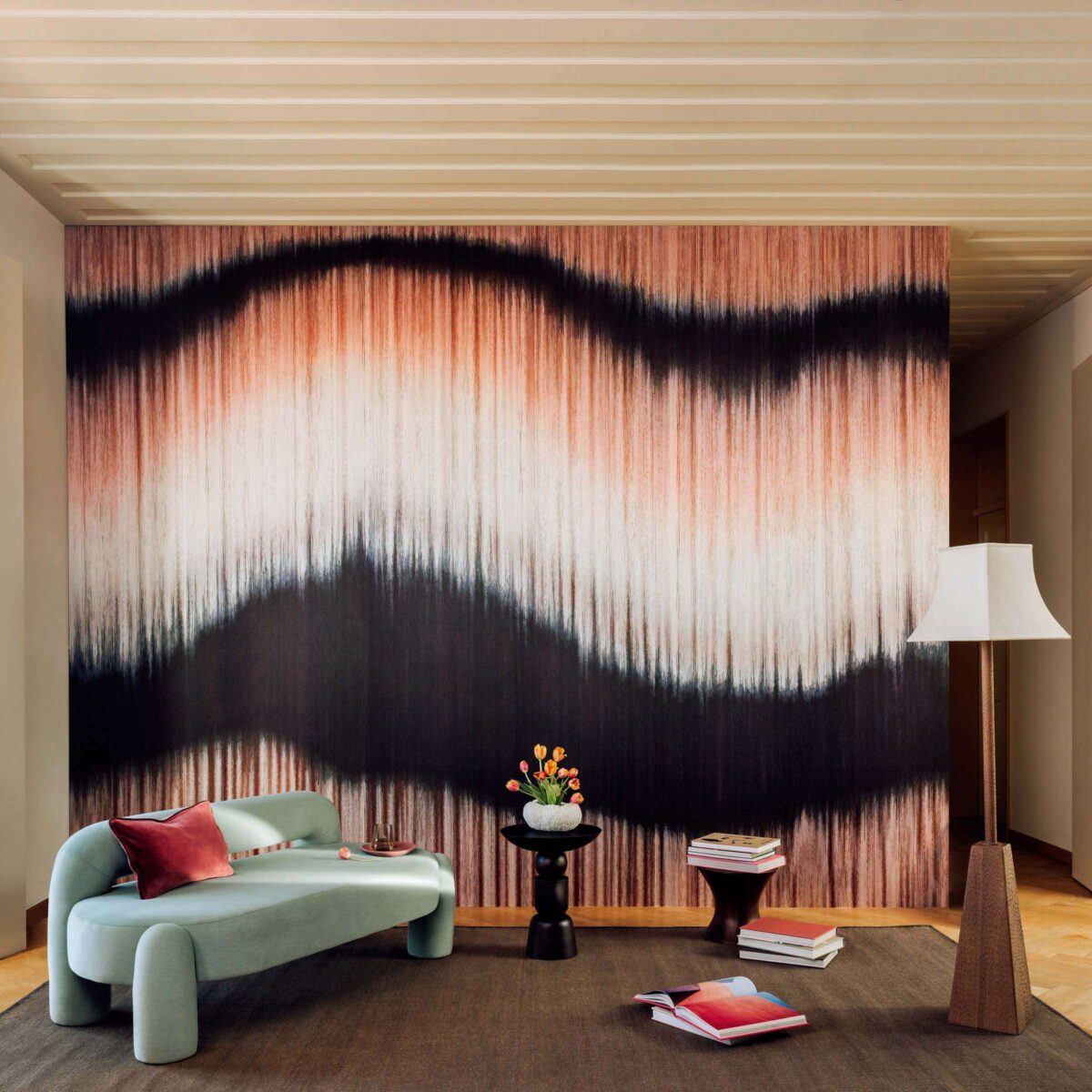 Interieur weergave van het Elitis cartagena-plisse-RM 11142-01 panorama behang