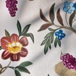 product weergave van het Pierre Frey L'arbre magique FP213001 - Matin behang