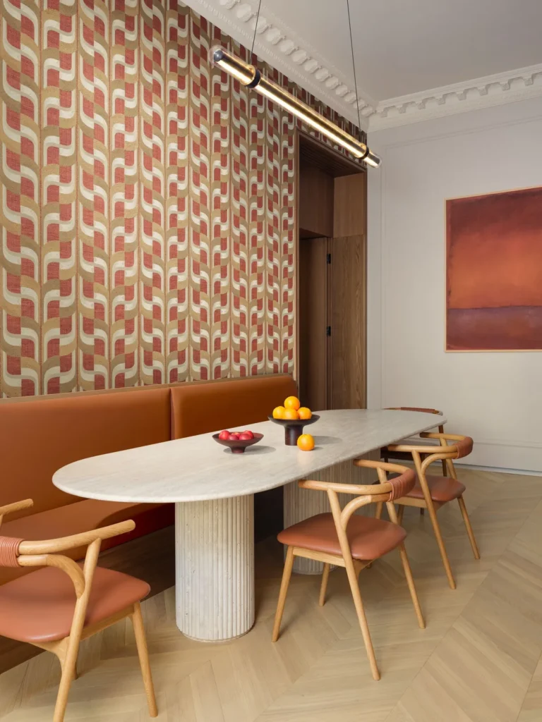 Interieur met Arte Senah Filara behang in bruin, kleur Canyon Earth (55152)