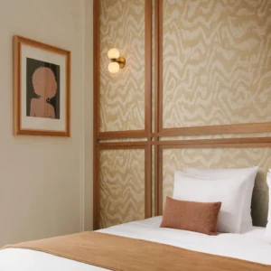 Interieur met Arte Senah Sillage behang in beige, kleur Paille (55140)